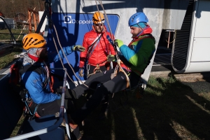 Nácvik evakuácie nízko nad zemou