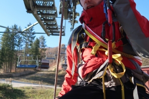 Nácvik evakuácie nízko nad zemou