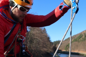 ... a nácvik evakuácie vysoko nad zemou