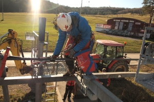 Nácvik evakuácie nízko nad zemou